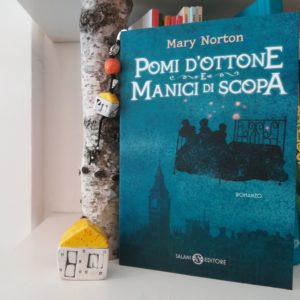 casetta book club pomi d'ottone